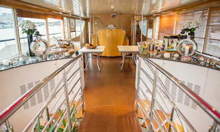 The Yacht in the 16th district of Paris - Image 6