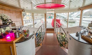 The Yacht in the 16th district of Paris - Image 9