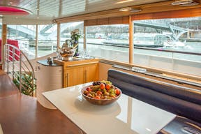 The Yacht in the 16th district of Paris - Image 10