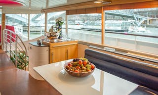 The Yacht in the 16th district of Paris - Image 10