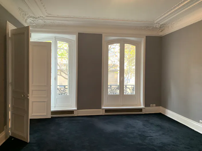 Élégant Showroom Haussmannien à Paris - Image 4