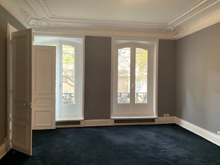 Élégant Showroom Haussmannien à Paris - Image 4