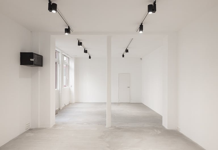 Brand New Showroom Le Marais - Image 2