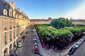 One-of-a-kind Apartment in Vosges Square - Image 4