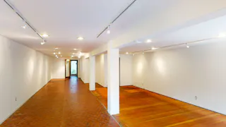 Street level Retail space with ample foot traffic - Image 0