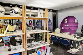 Sophisticated Boutique in Le Marais - Image 4