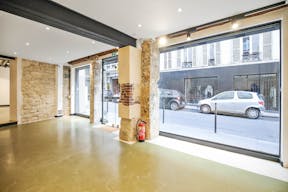 Gorgeous Boutique in Le Marais - Image 1