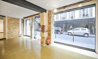 Gorgeous Boutique in Le Marais - Image 1