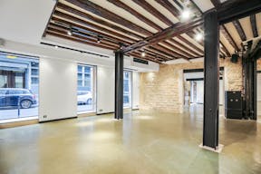 Gorgeous Boutique in Le Marais - Image 6