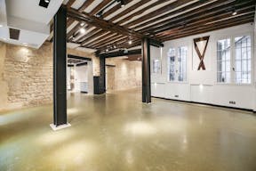 Gorgeous Boutique in Le Marais - Image 14