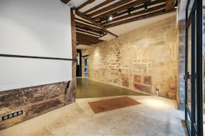 Gorgeous Boutique in Le Marais - Image 16