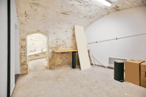 Gorgeous Boutique in Le Marais - Image 26