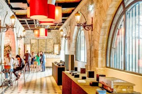 Unique Space near Champs-Elysées - Image 4