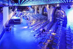 Unique Space near Champs-Elysées - Image 6