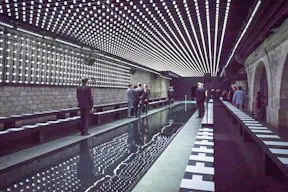 Unique Space near Champs-Elysées - Image 8