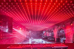 Unique Space near Champs-Elysées - Image 9