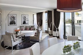 Prime Luxury Hotel Suite - Image 0