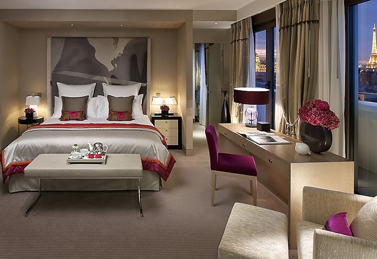 Prime Luxury Hotel Suite - Image 3