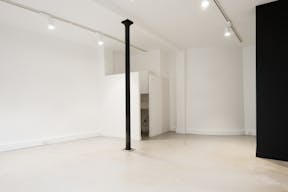 Sophisticated Gallery in Turenne Charlot - Image 4