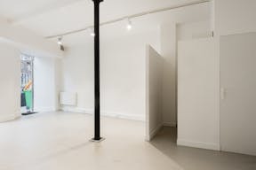 Sophisticated Gallery in Turenne Charlot - Image 6