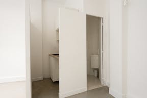 Sophisticated Gallery in Turenne Charlot - Image 7