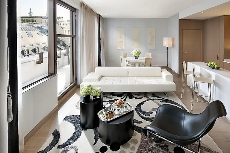 Prime Luxury Hotel Suite - Image 0