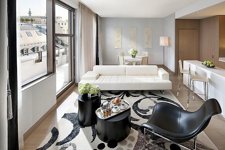 Prime Luxury Hotel Suite - Image 0