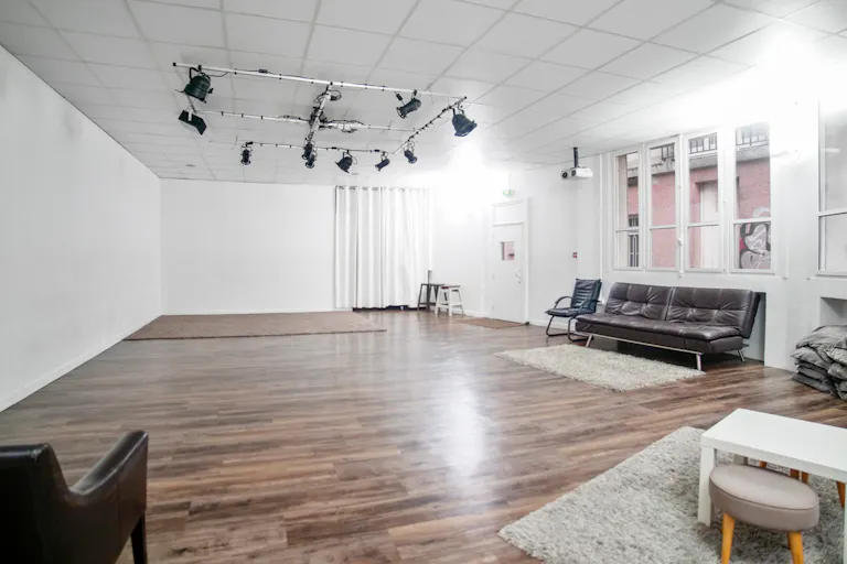 Prestigious Space near Bastille - Image 1