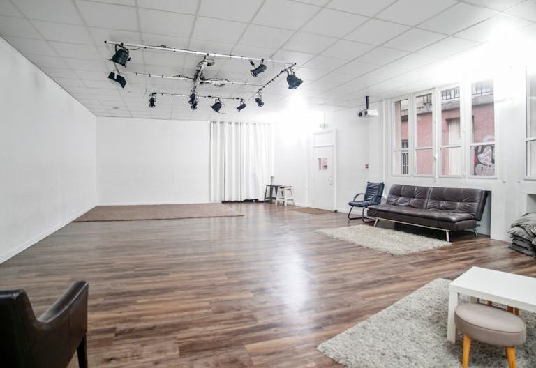 Prestigious Space near Bastille - Image 1