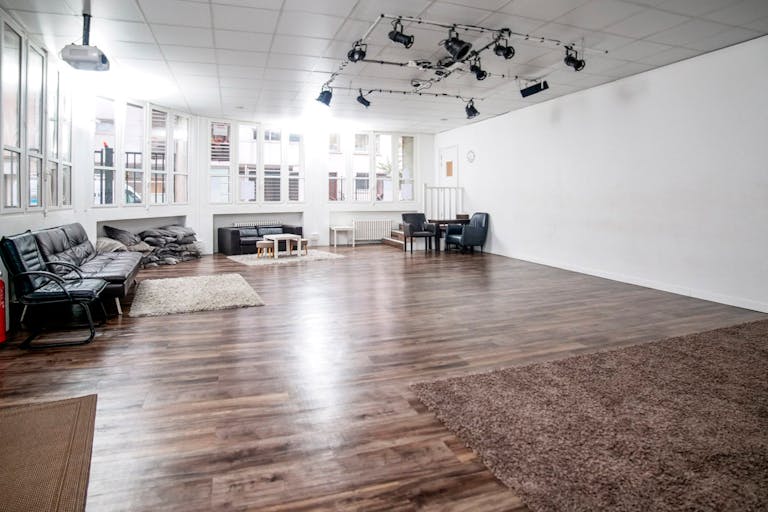 Prestigious Space near Bastille - Image 4