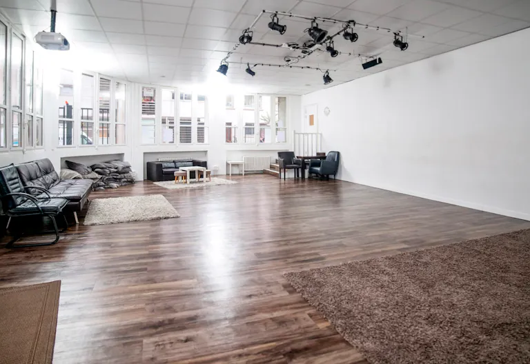 Prestigious Space near Bastille - Image 4