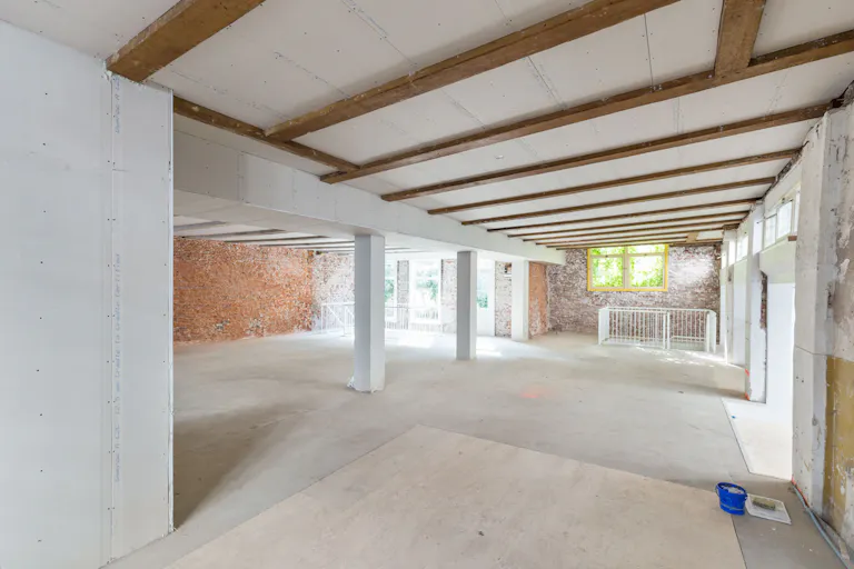 Spacious Venue in Canal District - Image 0