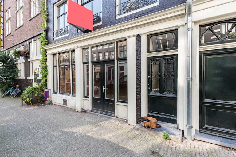 Spacious Venue in Canal District - Image 3