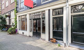 Spacious Venue in Canal District - Image 3