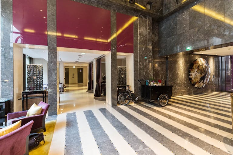 Special space in Saint Honore - Image 1