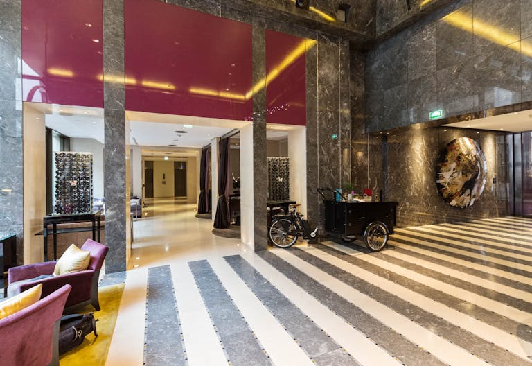 Special space in Saint Honore - Image 1