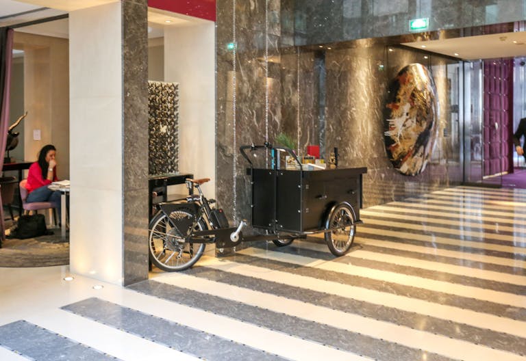 Special space in Saint Honore - Image 4