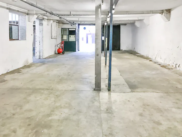 Unique Space in Montreuil - Image 1