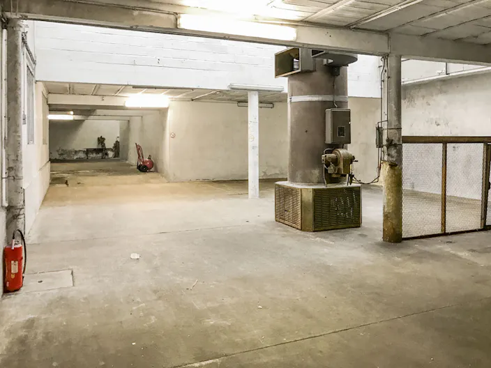 Unique Space in Montreuil - Image 4