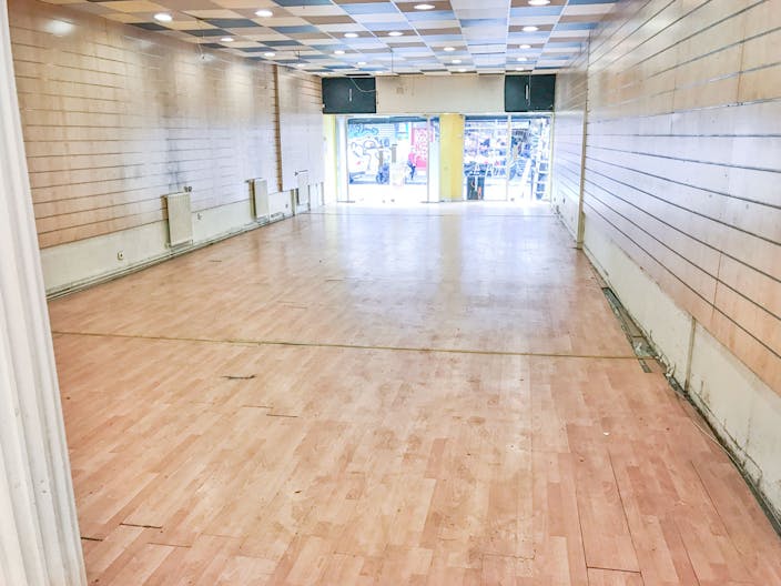 Pretty Boutique in Montreuil - Image 2