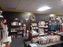 Space in a storefront that has several other vendors-North Fort-Wayne Indiana - Image 3