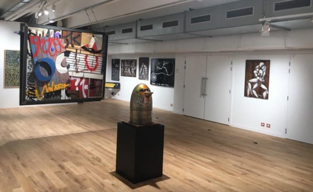 Art Gallery in la Defense - Image 2