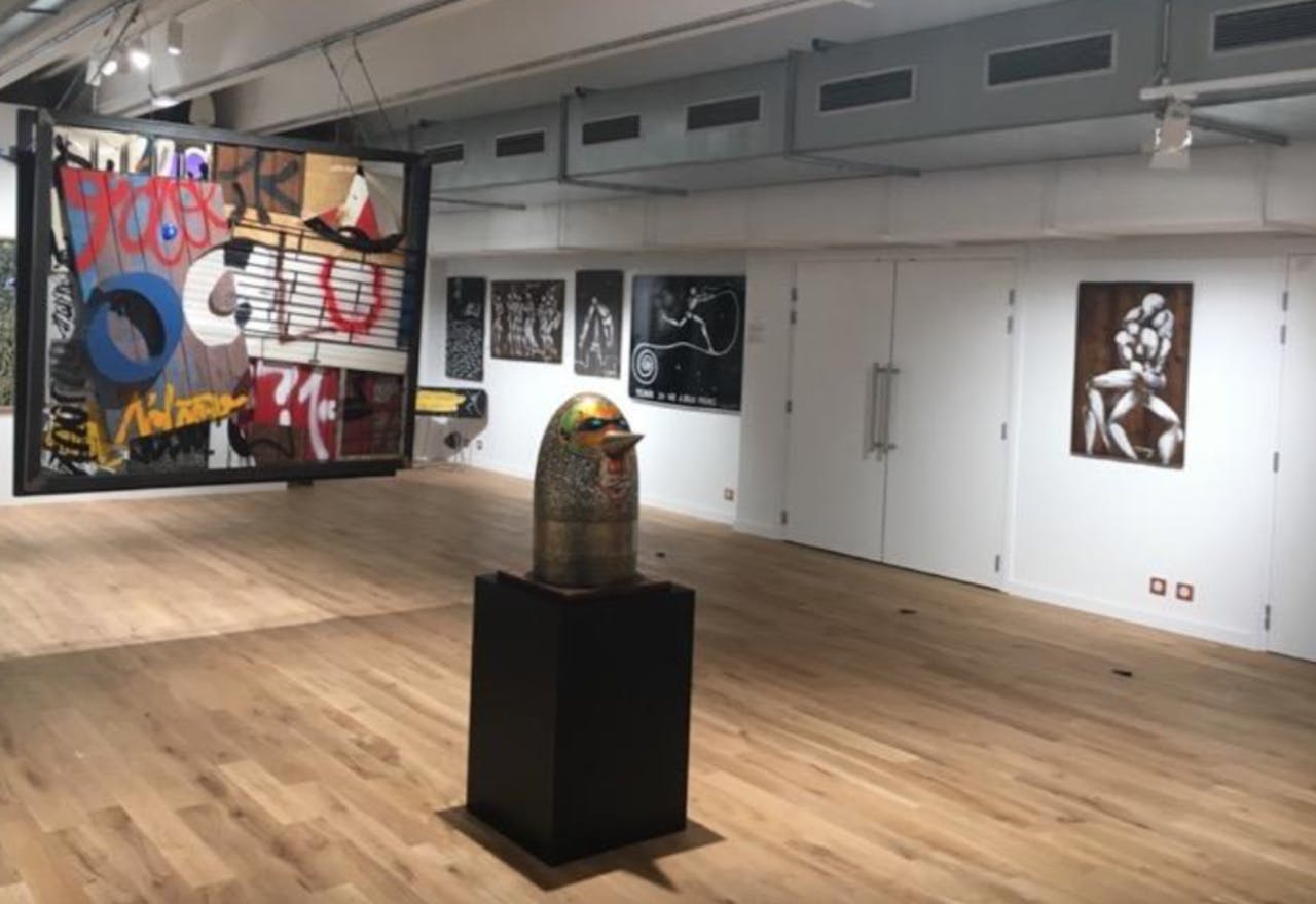 Art Gallery in la Defense - Image 2