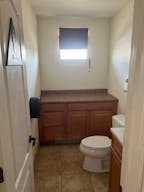 Large Commercial lot with 1800 sq ft Office space - Image 4