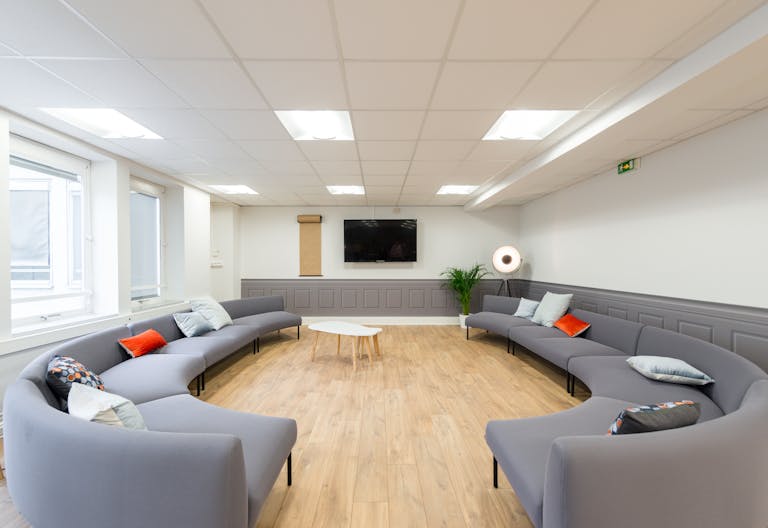 Loft close to Champs Elysées - Image 1