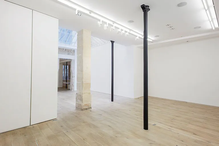 Beautiful Arts et Métiers Showroom - Image 3