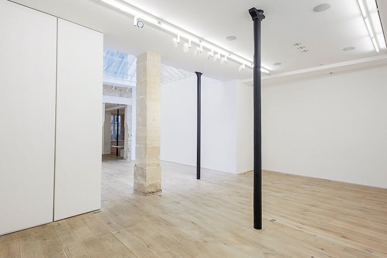 Beautiful Arts et M�tiers Showroom - Image 3