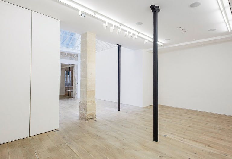 Beautiful Arts et M�tiers Showroom - Image 3