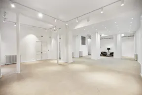Unique Space near Champs-Elysées - Image 0