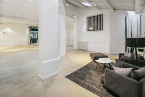 Unique Space near Champs-Elysées - Image 4